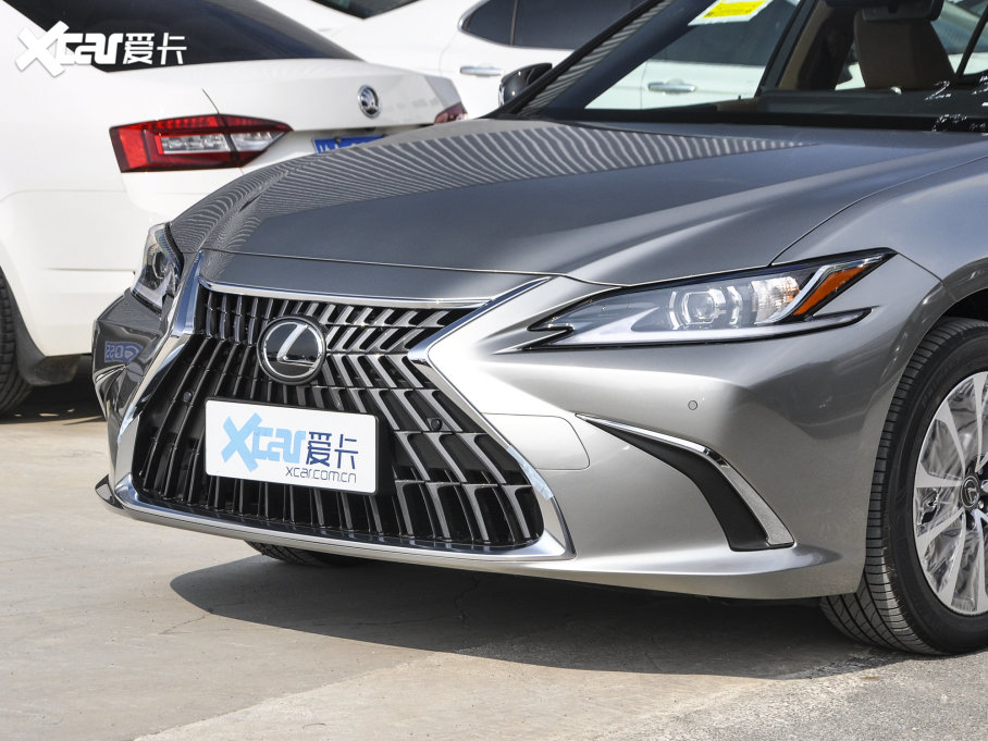 2022׿_˹ES 260 ׿Խ