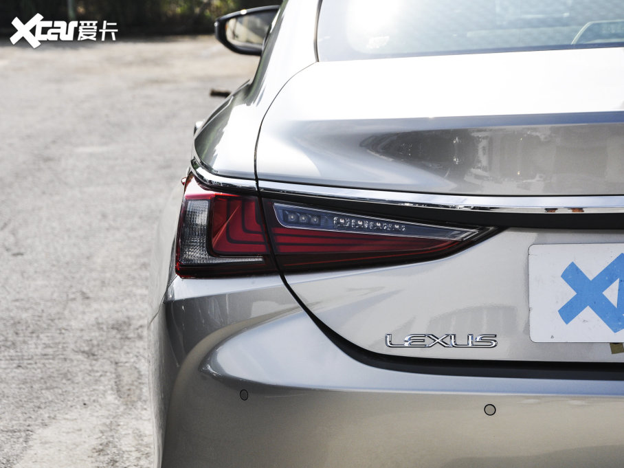 2022׿_˹ES 260 ׿Խ