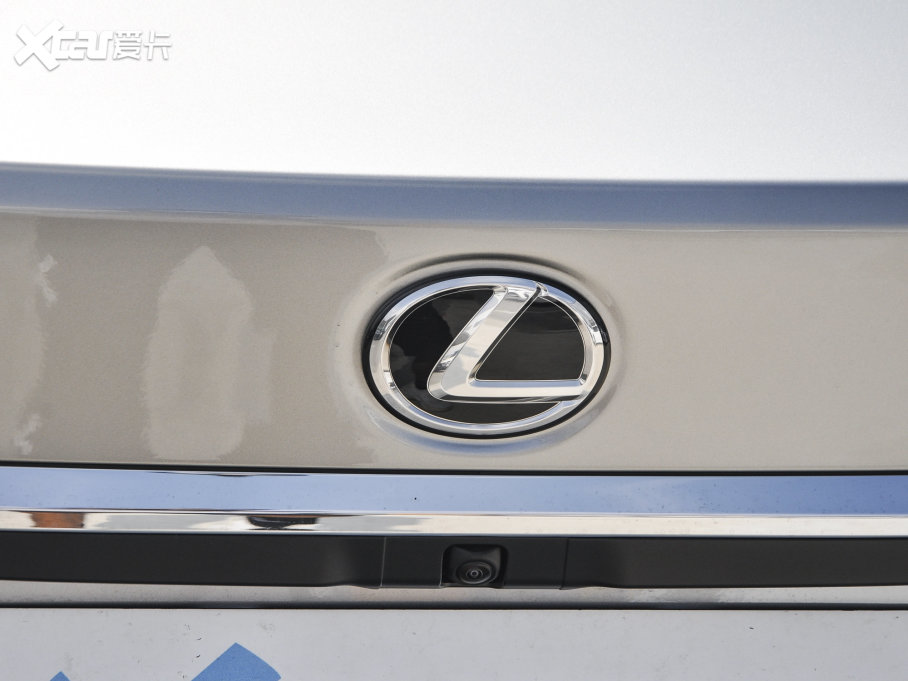 2022׿_˹ES 260 ׿Խ