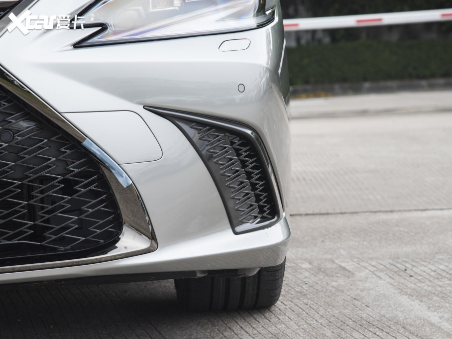 2022׿_˹ES 260 F SPORT