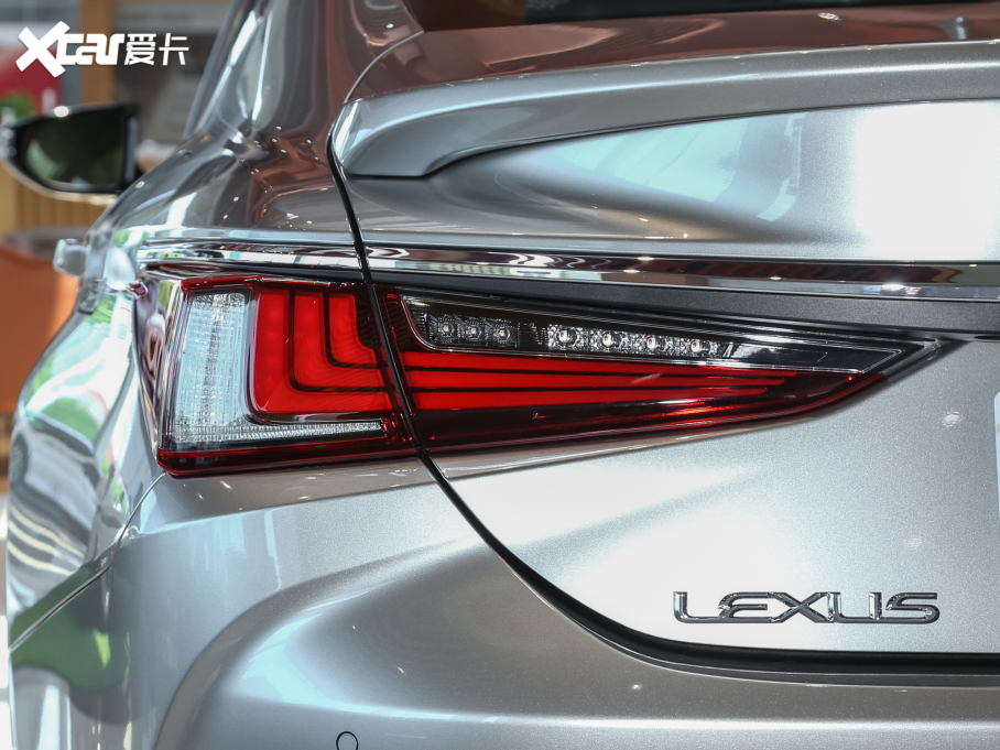 2022׿_˹ES 300h ׿Խ