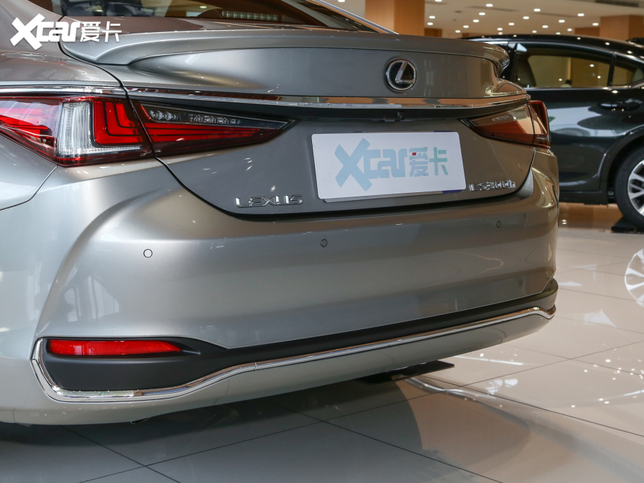 2022׿_˹ES 300h ׿Խ