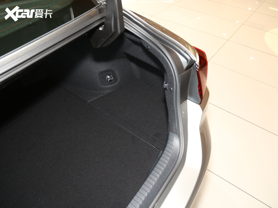 2022׿_˹ES 300h ׿Խ