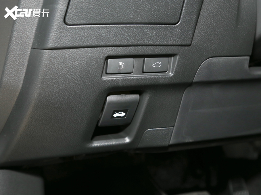 2022���׿��_˹ES 300h ׿Խ��