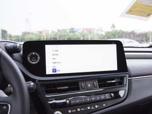 2022260 F SPORT п؅^