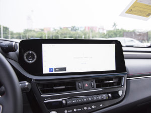 2022260 F SPORT п؅^