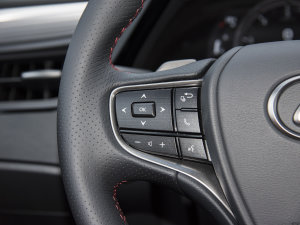 2022260 F SPORT п؅^