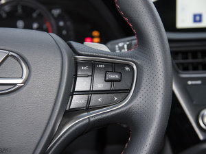 2022260 F SPORT п؅^