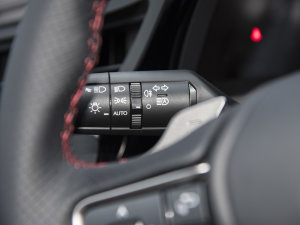 2022260 F SPORT п؅^