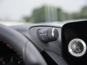 2022260 F SPORT п؅^