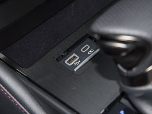 2022260 F SPORT п؅^