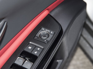 2022260 F SPORT п؅^