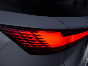 2023500h F SPORT Performance ^