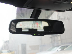 2012款200h F Sport  车内后视镜