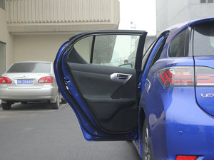 2012款200h F Sport  左后车门