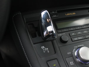 2012款200h F Sport  换挡杆