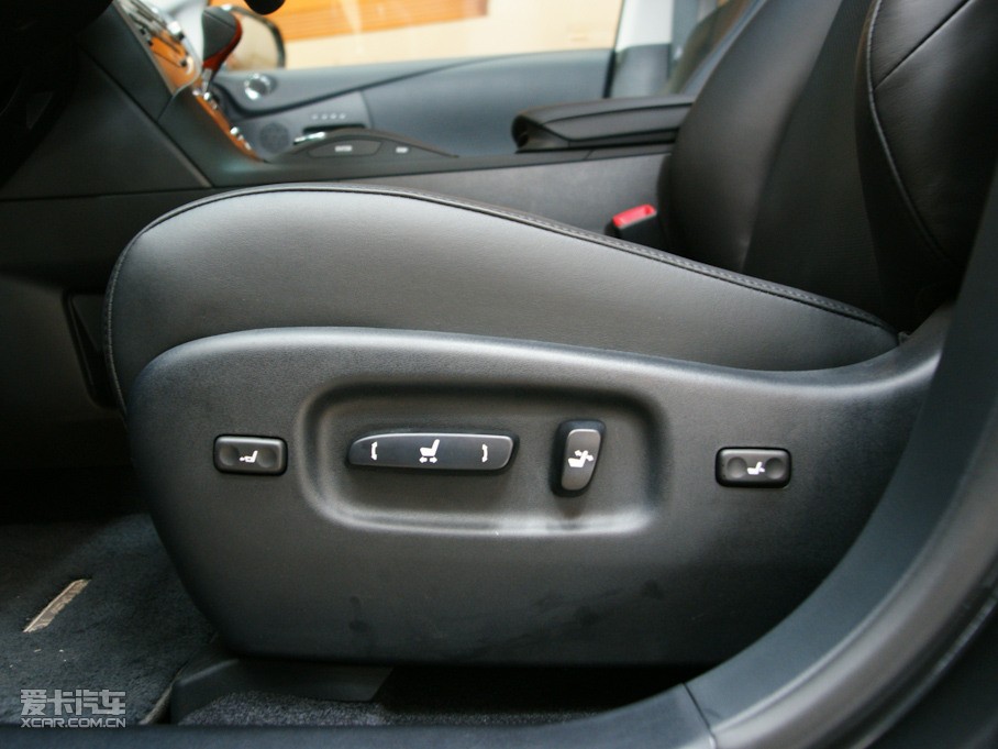 2010���׿��_˹RX 350 ���F��