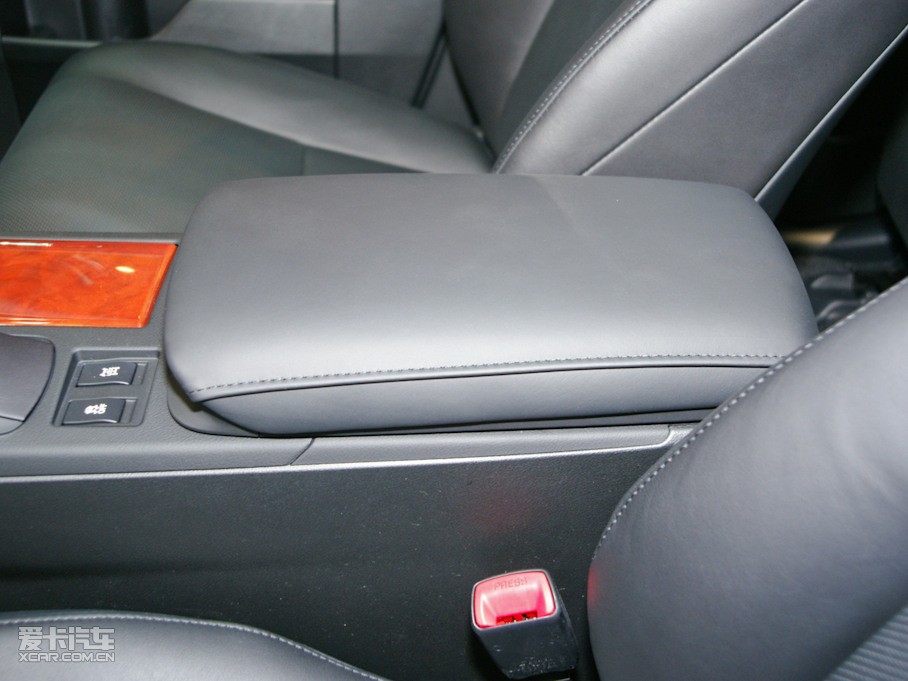 2010���׿��_˹RX 350 ���F��