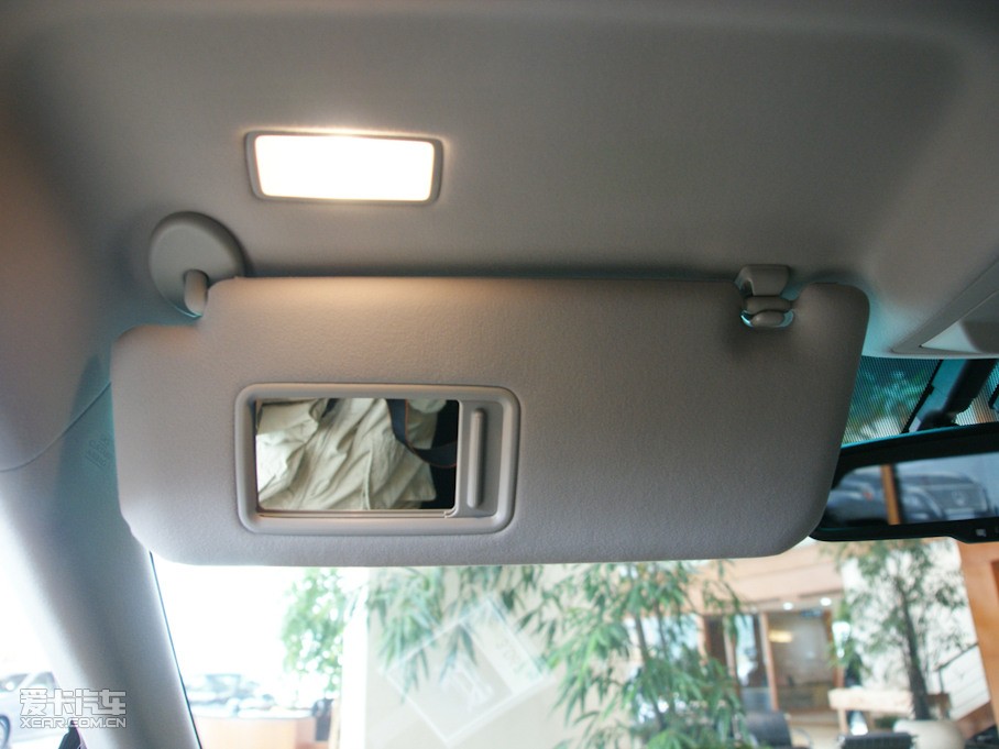 2010���׿��_˹RX 350 ���F��