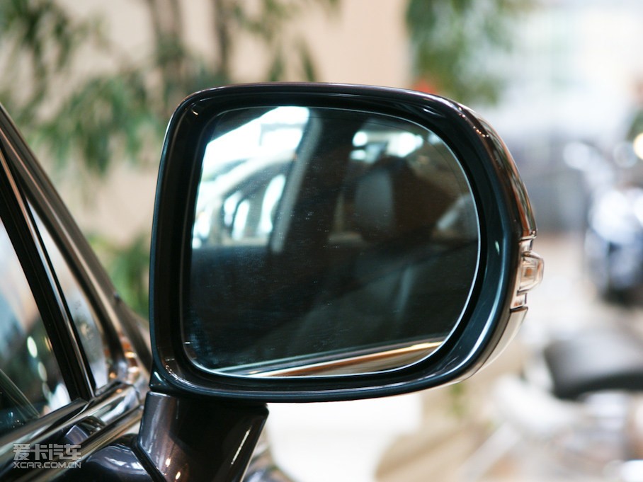 2010���׿��_˹RX 350 ���F��