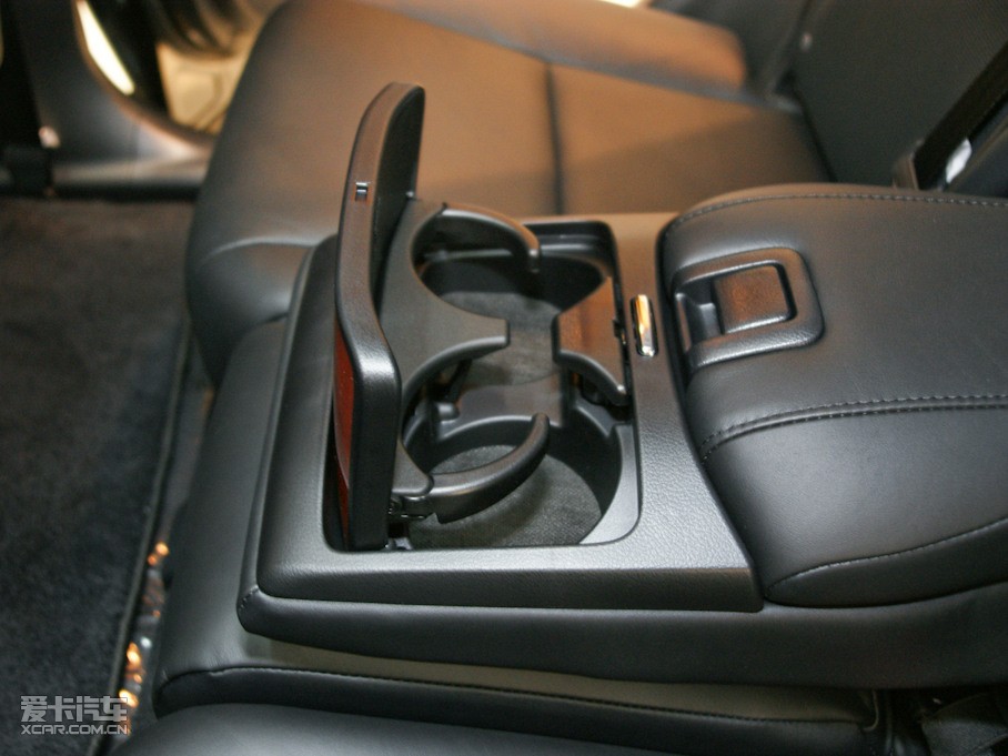 2010���׿��_˹RX 350 ���F��