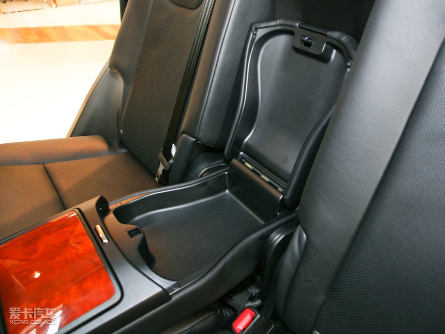 2010���׿��_˹RX 350 ���F��