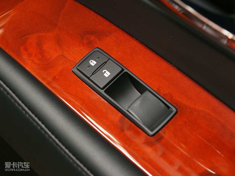 2010���׿��_˹RX 350 ���F��