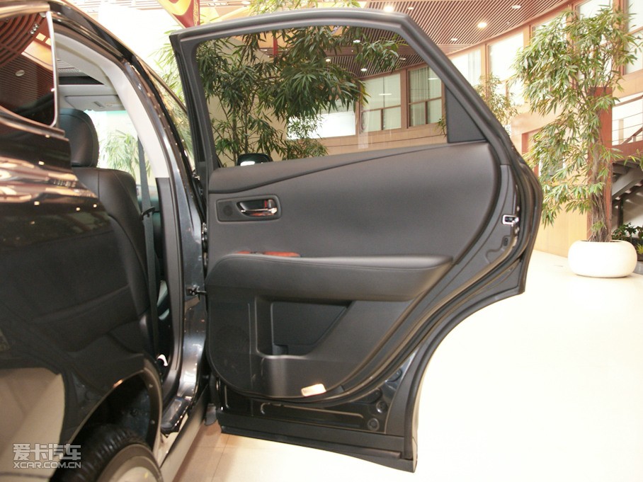 2010���׿��_˹RX 350 ���F��