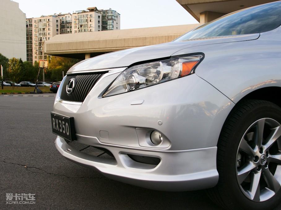 2010���׿��_˹RX 350 ���F��