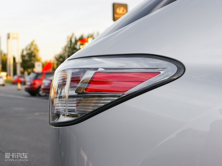 2010���׿��_˹RX 350 ���F��