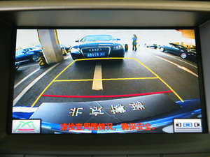 2011款250C 中控台显示屏