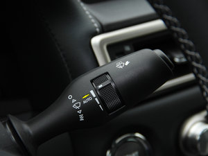 2012350 F SPORT п؅^