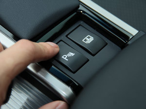 2012350 F SPORT п؅^