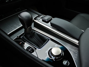 2012350 F SPORT п؅^