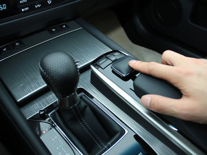 2012350 F SPORT п؅^