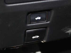 2012250 F SPORT п؅^