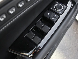 2012250 F SPORT п؅^