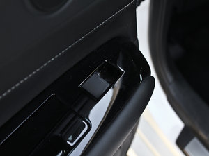 2012250 F SPORT п؅^