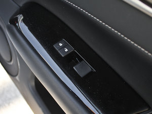 2012250 F SPORT п؅^