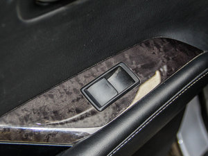 2012350 F SPORT п؅^