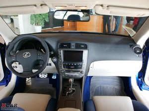 2009款300C 内饰全景