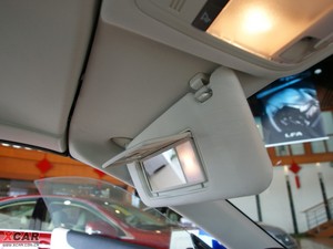 2009款300C 遮阳板（左）