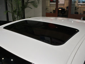 2013款350 典雅版 车顶