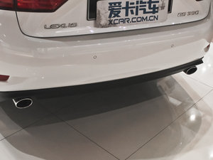 2013款350 典雅版 排气管