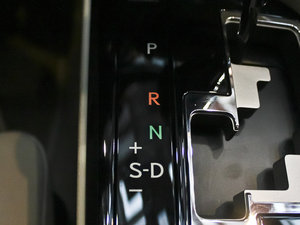 2013款350 典雅版 中控区