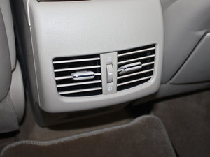2013款350 典雅版 中控区