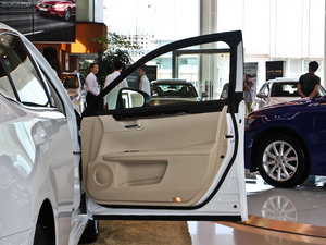 2013250 Mark Levinson g