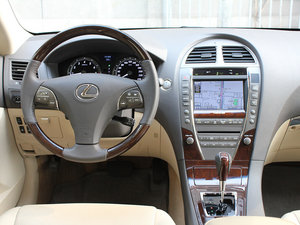 2010款350 典雅版 中控区