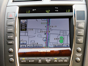 2010款350 典雅版 中控台显示屏
