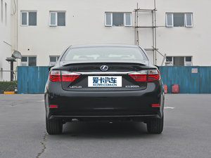 2013款300h 精英版 正后	